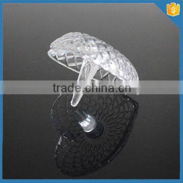 High quality hand pressed engament crystal glass finger ring holder