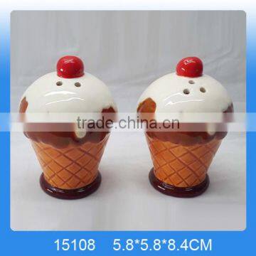 Wholesale high quality ceramic unique salt and pepper set with ice cream shape