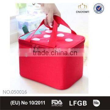 Nylon strawberry lunch bag with handle for children