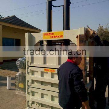 Hydraulic Vertical Semi-auto Baler Machine for PET Bottles, Used Clothes and Paper Cardboard DB-20T photo-5