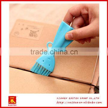Stylish Cute Smile Face Shaped Bristle Brush for Crevices photo-3