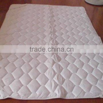 100% polyester quilted mattress protector for hotel mattress