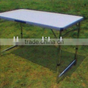 Folding picnic camping table