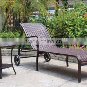 Metal -rattan outdoor furntiure sun lounger chaise lounger with coffee table