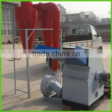 Liable hammer mill for wood chips