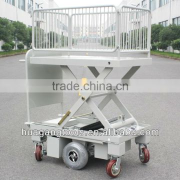 Mobile Vehicle Lift Table Drived by One Scissor With Wire Fence