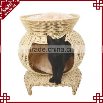 S&D eco-friendly poly rattan hand weaving indoor and outdoor waterproof plastic luxury pet house wholesale