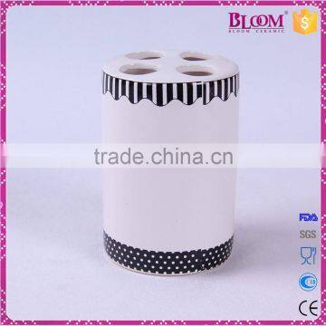 White 4 Pcs Ceramic Hotel Bathroom Accessories Set photo-4