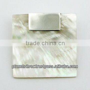 Highly Fashionable Mother Of Pearl Pendant 925 Silver