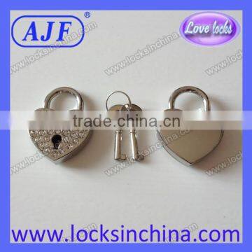 AJF Very Beautiful Heart Shaped Silver Rhinestone Padlock photo-5