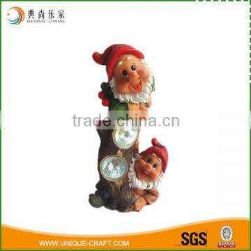 Polyresin material cute gnome with solar light