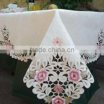 New design cheap polyester flower design embroidery tablecloth