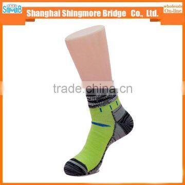 hot sales new design wearable waterproof sport socks in high quality