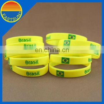 printing logo on promotional bracelet