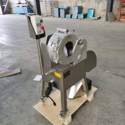 Machine à hacher des légumes commerciale équipée de lames en acier inoxydable 304 et d'un moteur de 2,2 kW