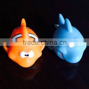 promotional plastic cartoon Nemo fish shake toy