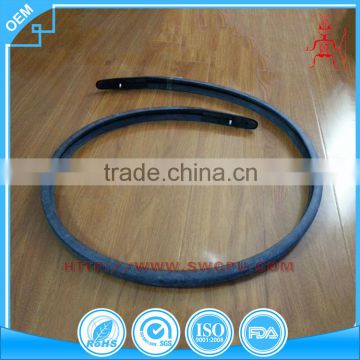 Heat -resistant rubber seal strip for the window glass