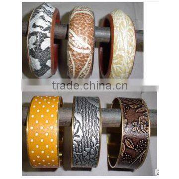SIXTH SENSE Lather Inlay Bangles photo-3
