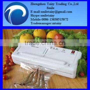 Home using vacuum packing machine to keep fresh