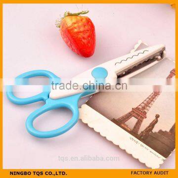 Cheap Price Different Kinds of Scissors/ Small Wave Scissors for Shape Cutting photo-2
