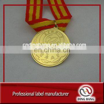 Wholesale OEM Promotion Cheap Zinc Alloy Die Cast Type Gold Round Marathon Design Custom Running Medal