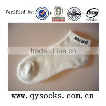 Men cotton basketball sports socks, ankle socks, white socks