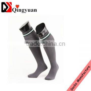 man knee-high sport socks