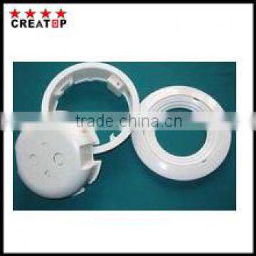 Round plastic bottle cap seal