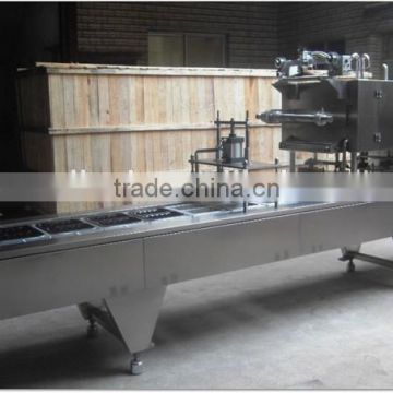 snacks tray sealing machine