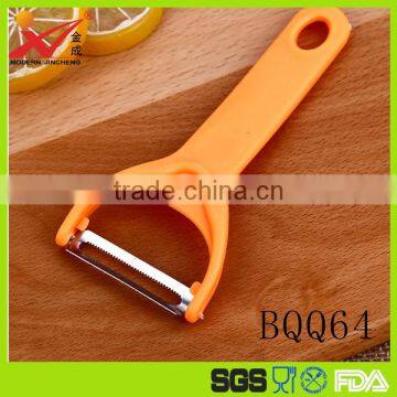 Customized color factory wholesale PP material stainless steel blade brush shape potato peeler