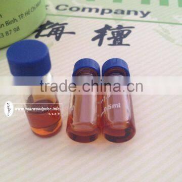 High quality Agarwood oil with color yellow of honey