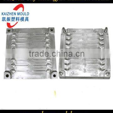 Plastic spoon mould