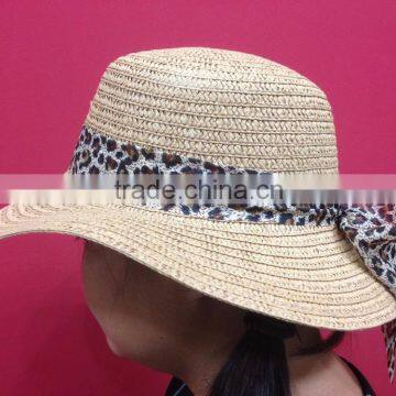 Woven Straw Hat With Camouflage Band photo-3