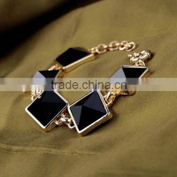 China Wholesale Big Square Resin Diamond Gold Bracelet Model photo-5