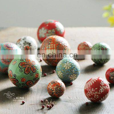 Wholesale hand painted decorative ceramic ball porcelain for fish bowl or christmas ornament