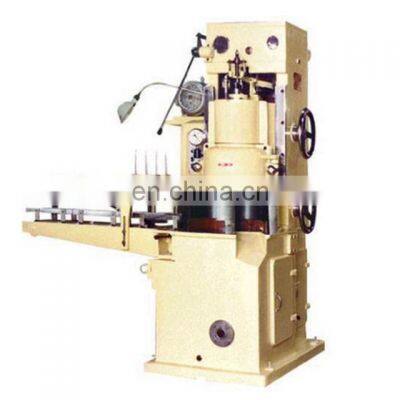 Hochgeschwindigkeits-Vakuumverschließmaschine für Metalldosen photo-3