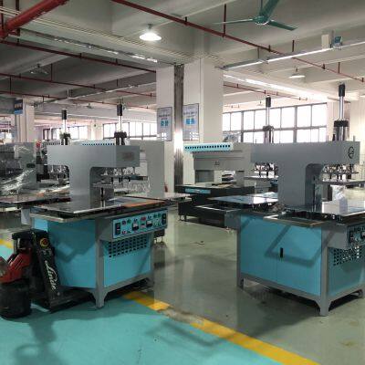 Dongguan Black Heat Automatic Fabric Emboss Making Machine photo-4