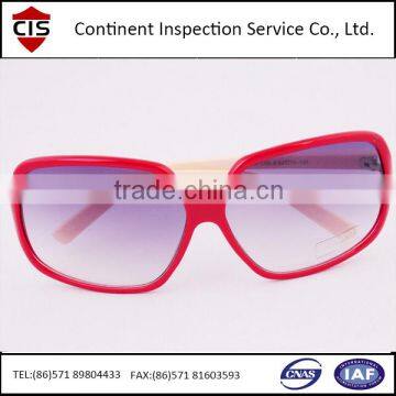man and woman,baby,outdoor,ladies sunglasses with metal or plastic frame,finished product inspection,QC/QA inspectors