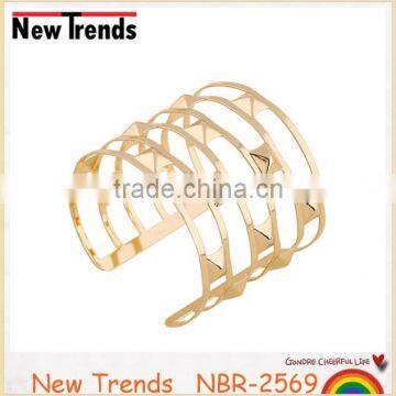 Golden Iron Metal Cuff Women's Fashion Bangle Bracelet