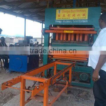 China QT5-20 Multifunctional Automatic Concrete Hollow Block Machine for Zimbabwe photo-3