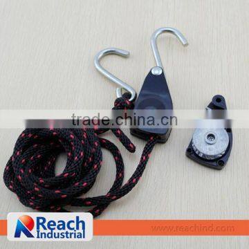 1/4" Rope Ratchet Hanger with Metal Wheel