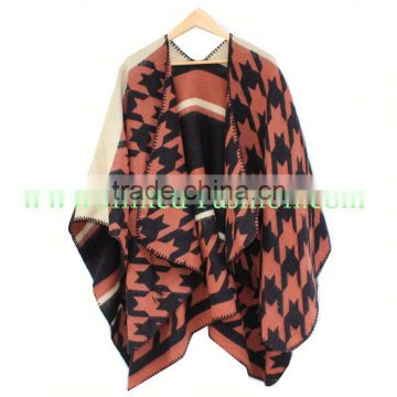 2017 New trendy China factory ladies rayon reversible echarpe shawl cover up scarf jacquard feather rainbow pashmina poncho