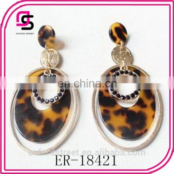 fashion oval tortoise shell earring with man made rhinestones