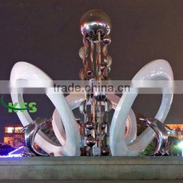 Stainless steel fashionable shiny modern sculpture