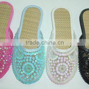 women beaded flat net flip flop