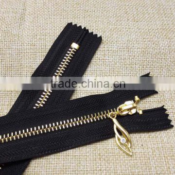 Wholesale fashion design 5 # gold plated closed-end metal zipper, clothing bag zipper