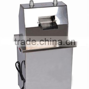 Vertical electric sugarcane juice extractor