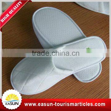 High quality cheap thick foam waffle hotel slippers With Customized Logo