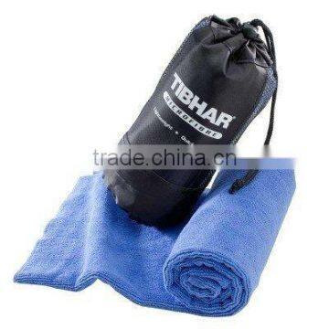 Compact sports towel with net bag