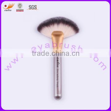 Fan Brush with Three Colours Nyln Hair and Wooden Handle